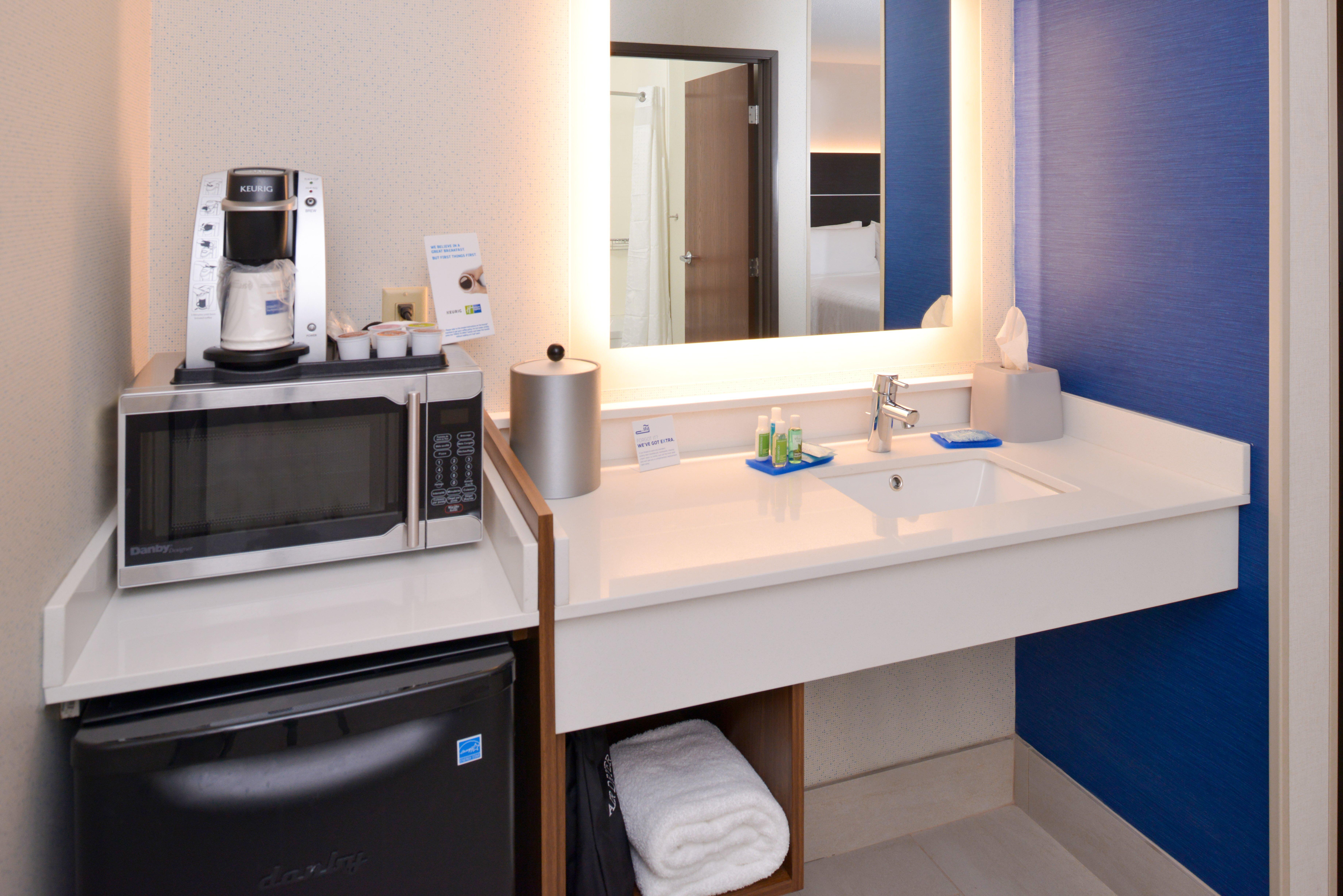 Holiday Inn Express Wixom By Ihg Exteriör bild