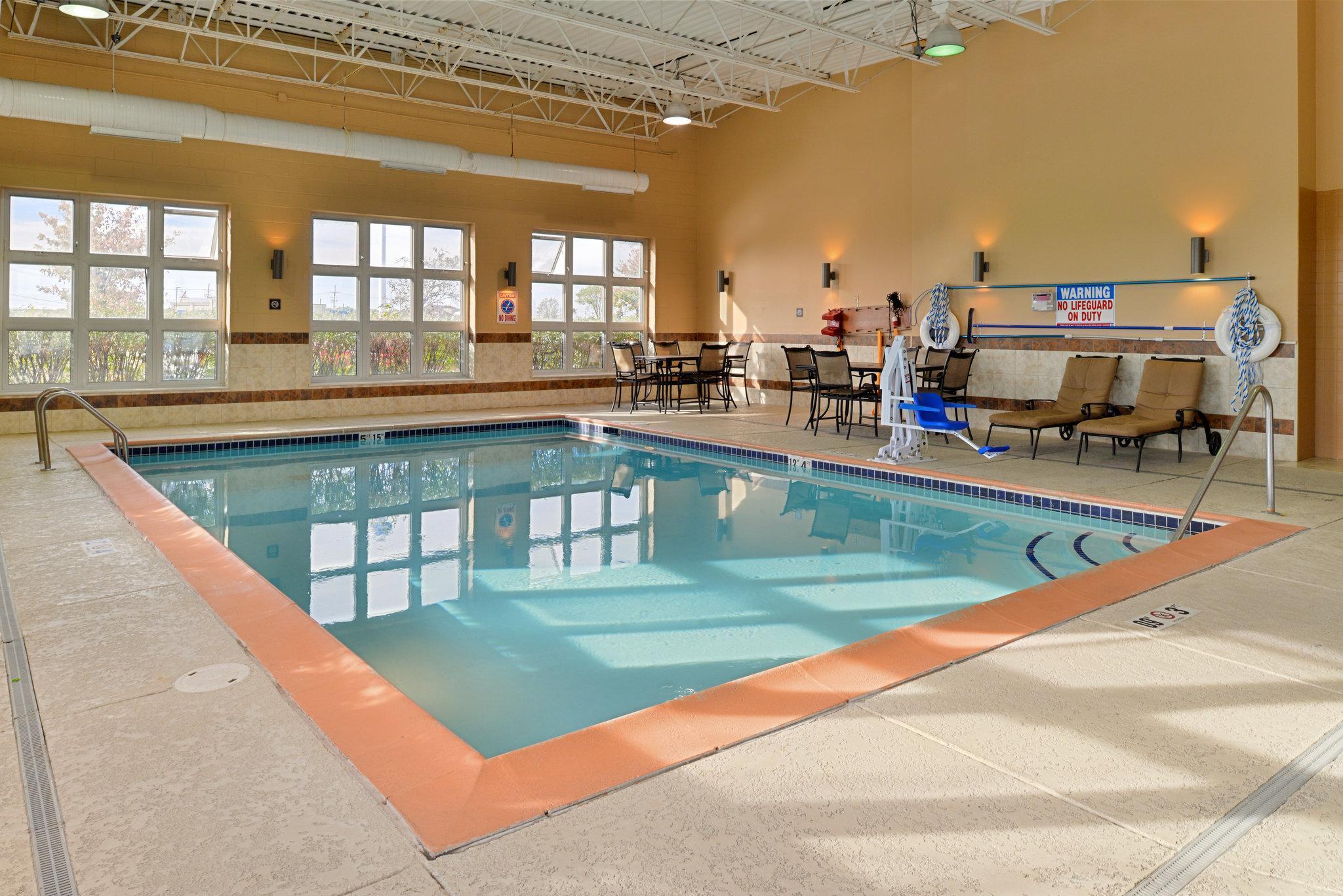 Holiday Inn Express Wixom By Ihg Exteriör bild