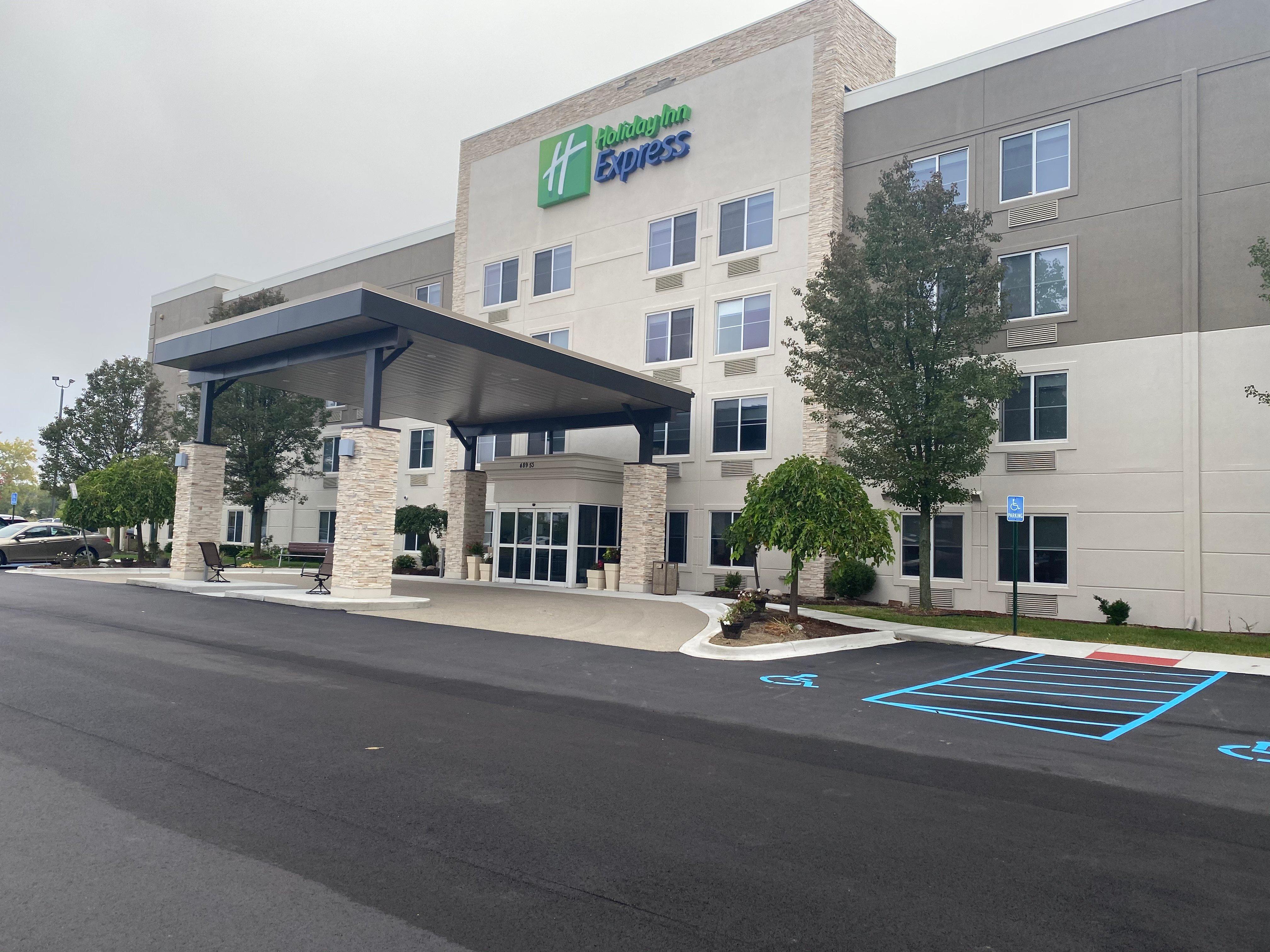 Holiday Inn Express Wixom By Ihg Exteriör bild