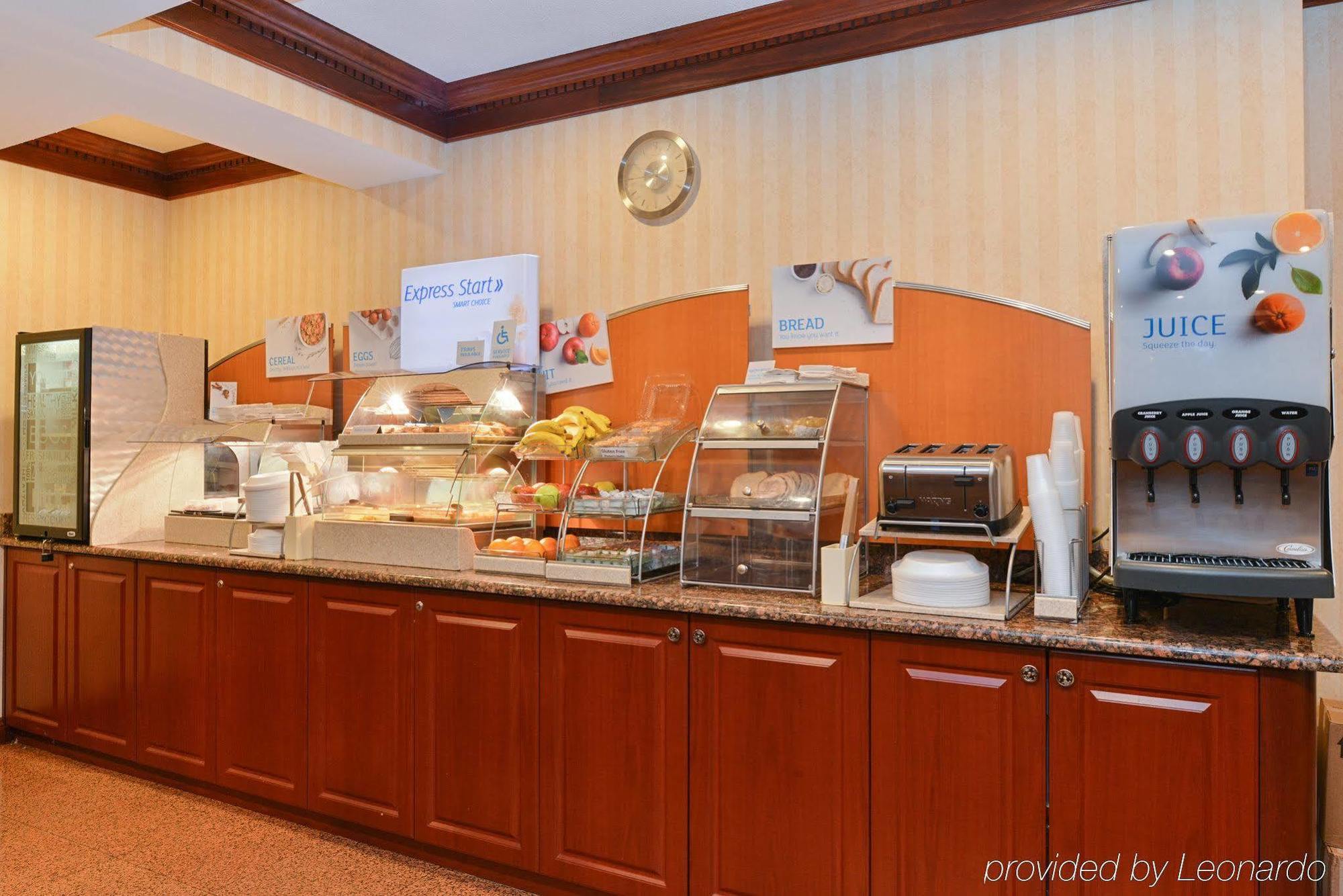 Holiday Inn Express Wixom By Ihg Exteriör bild
