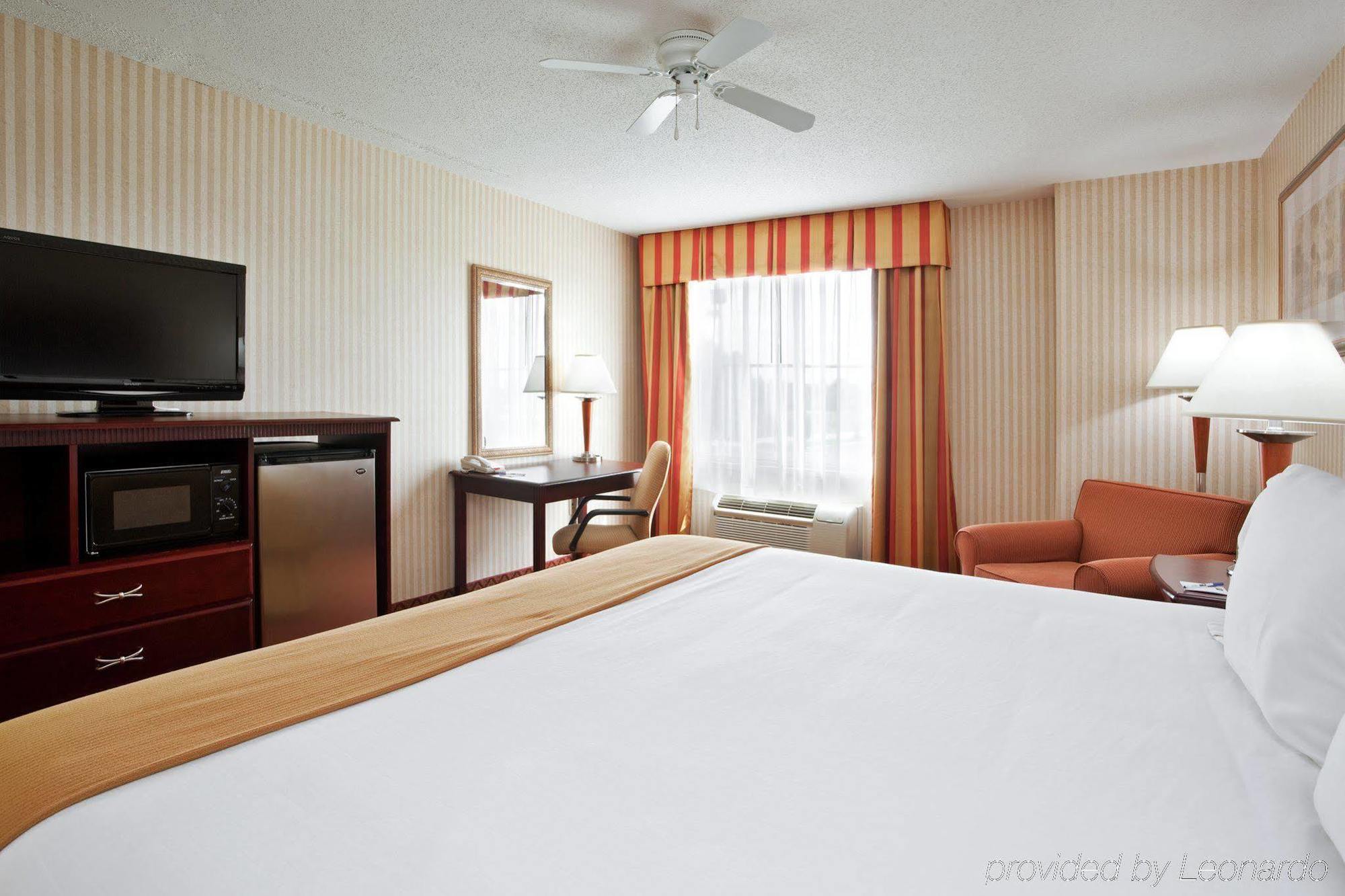 Holiday Inn Express Wixom By Ihg Rum bild