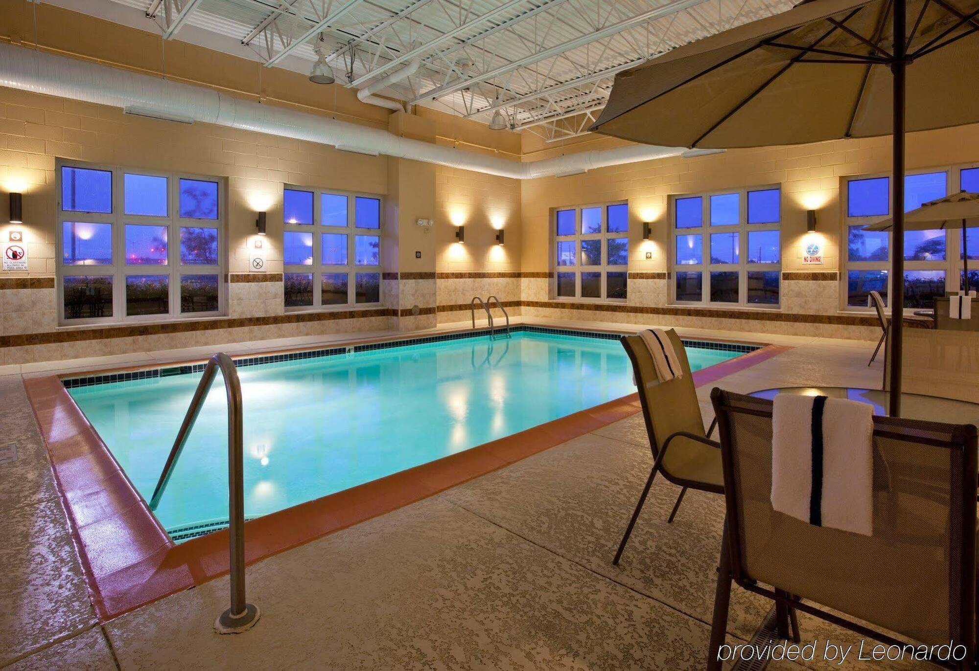 Holiday Inn Express Wixom By Ihg Exteriör bild